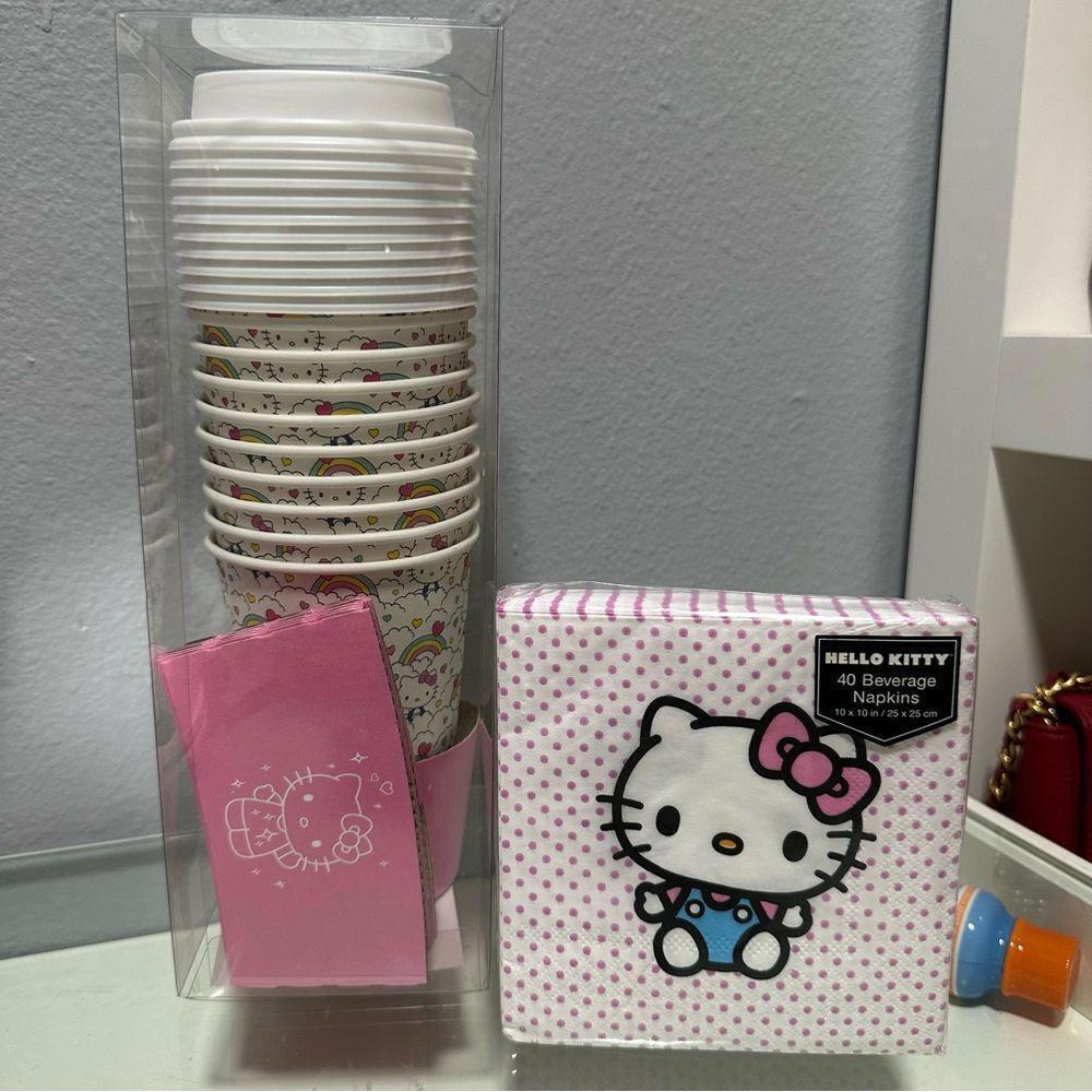 Hello kitty Coffee Cups and Napkins